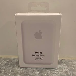 NWT Apple MagSafe Battery Pack